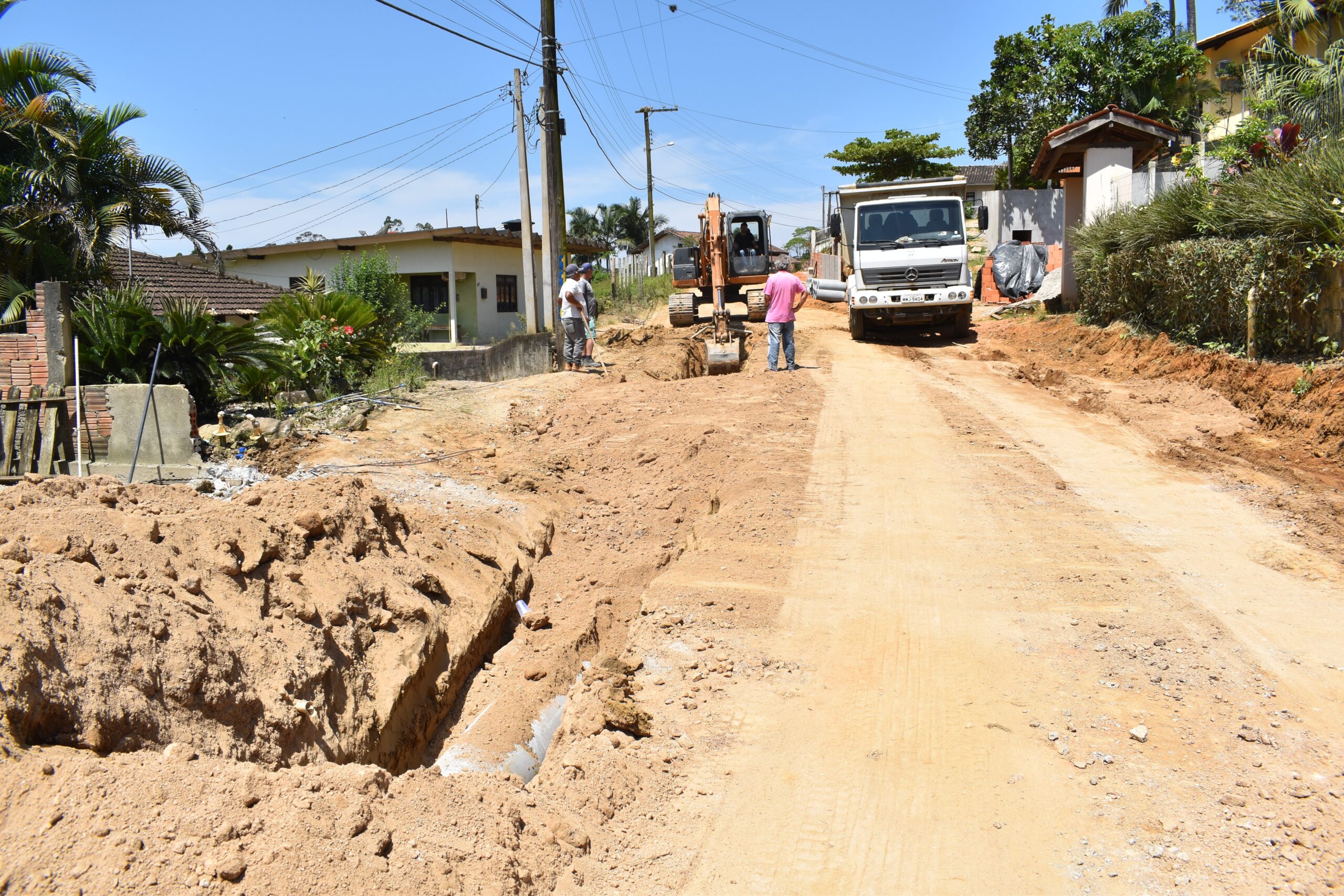 Secretaria De Obras Executa Obra De Drenagem Na Rua Amaro Luiz De Souza